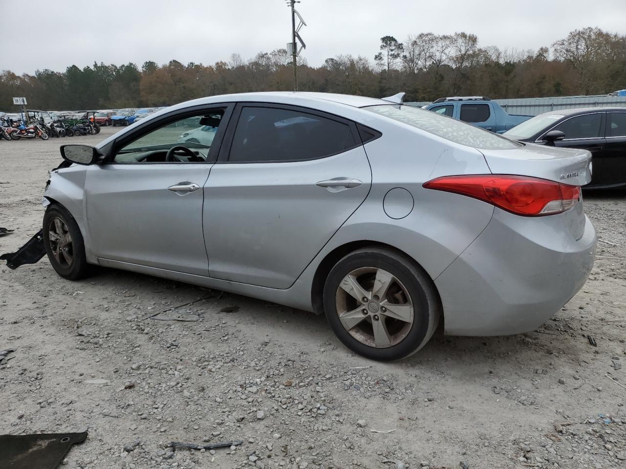 2013 HYUNDAI ELANTRA GL - Image 2