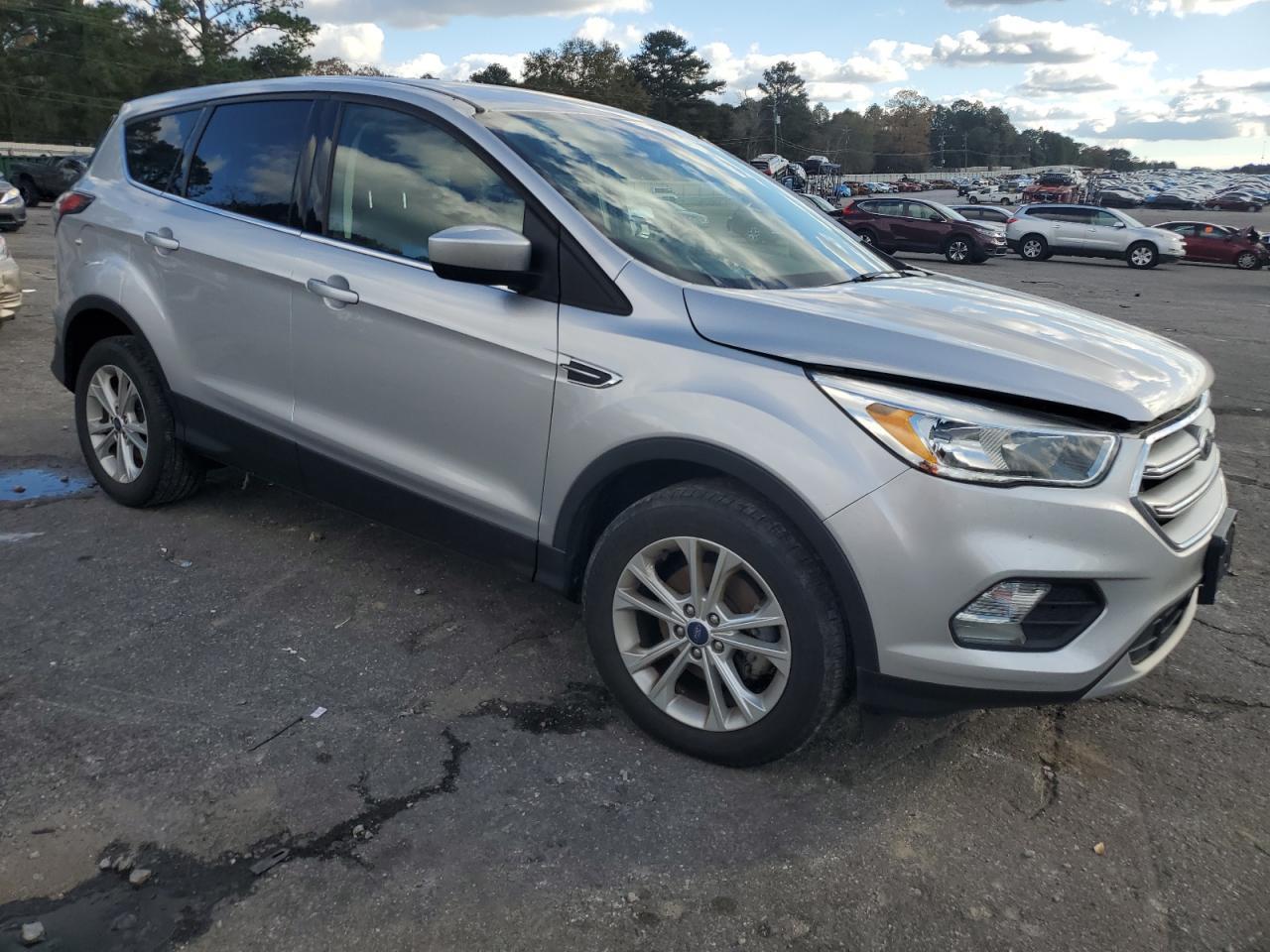2017 FORD ESCAPE SE - Image 4