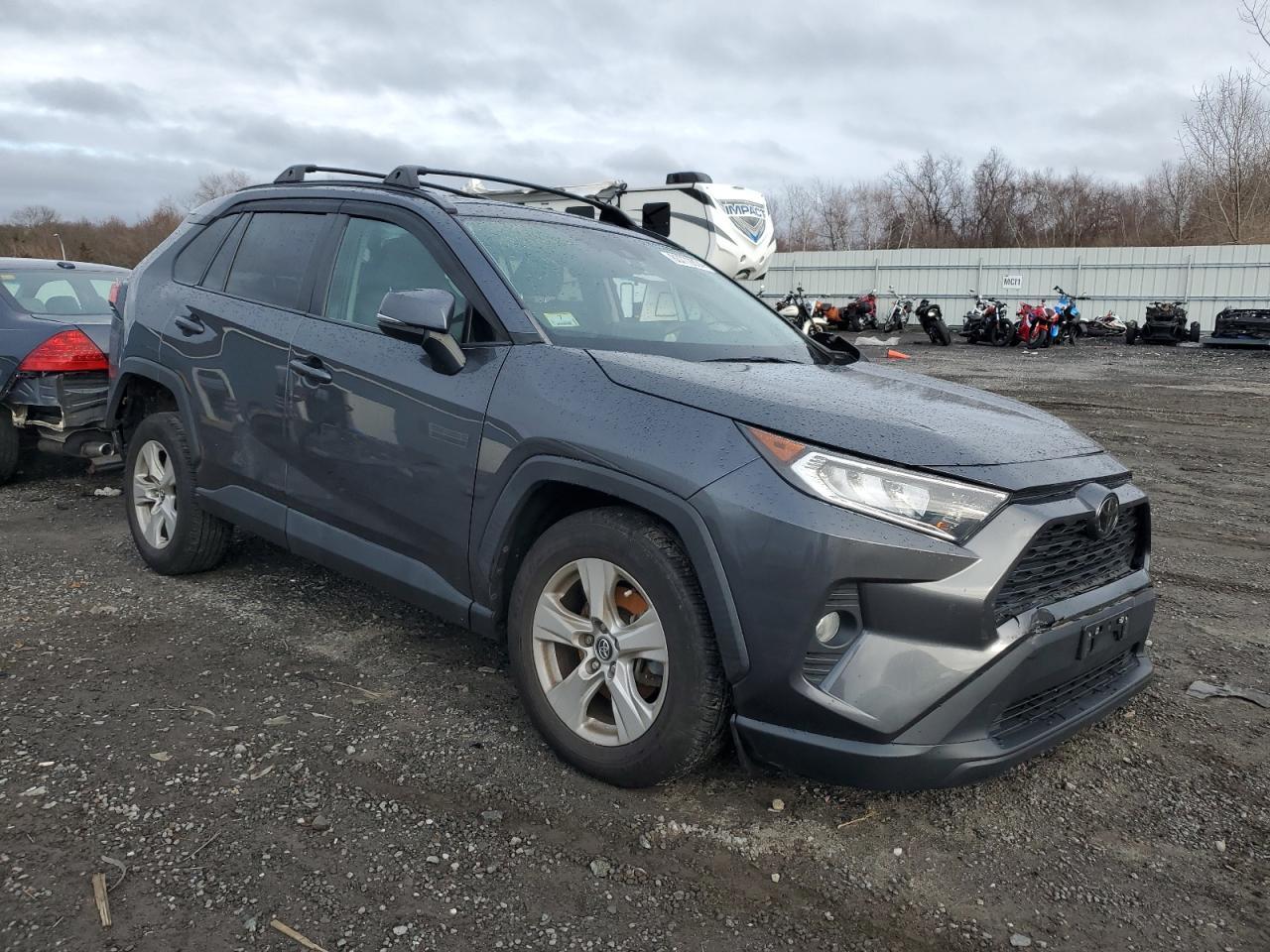 2020 TOYOTA RAV4 XLE - Image 4