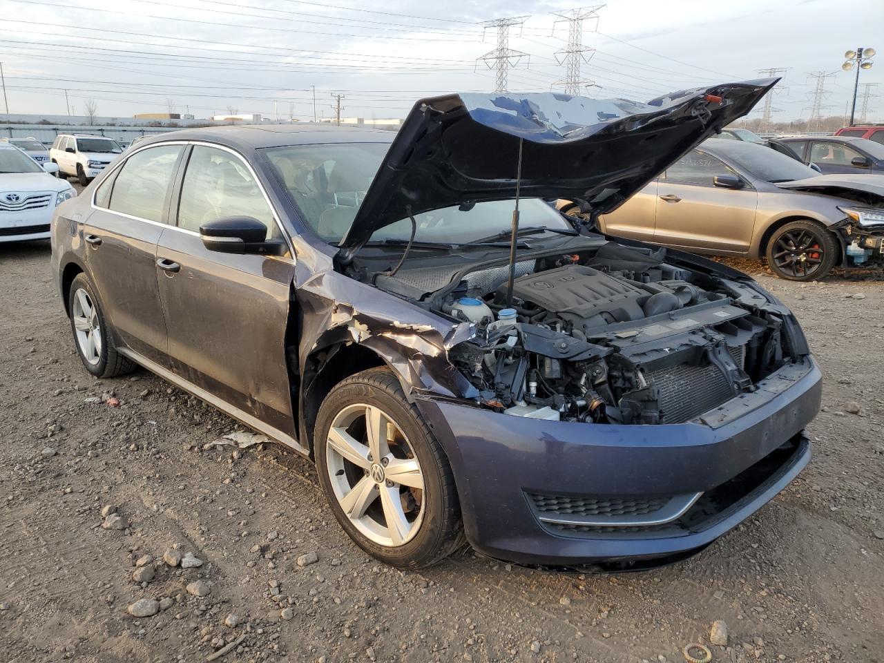 2013 VOLKSWAGEN PASSAT SE - Image 4