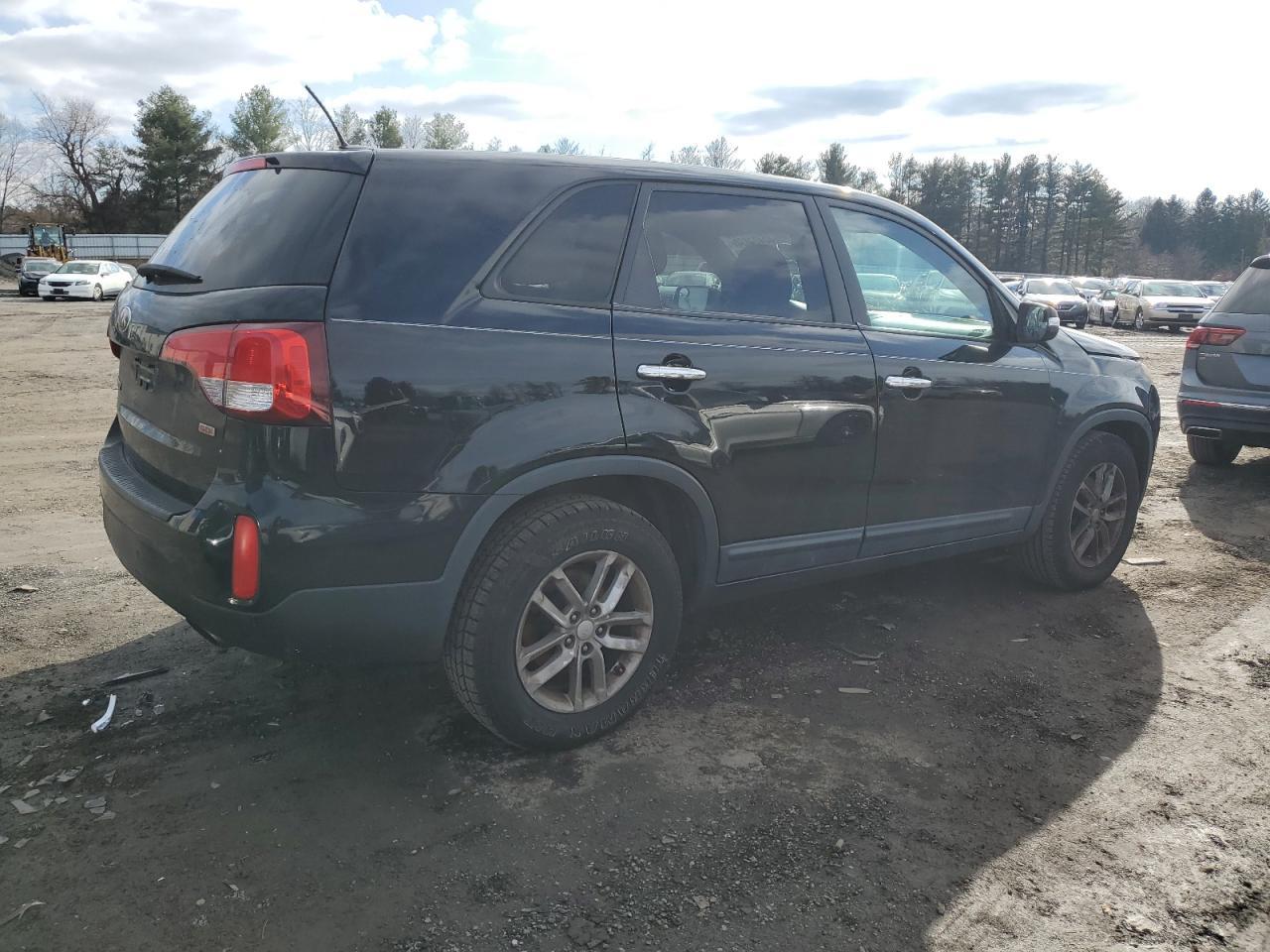 2014 KIA SORENTO LX - Image 3