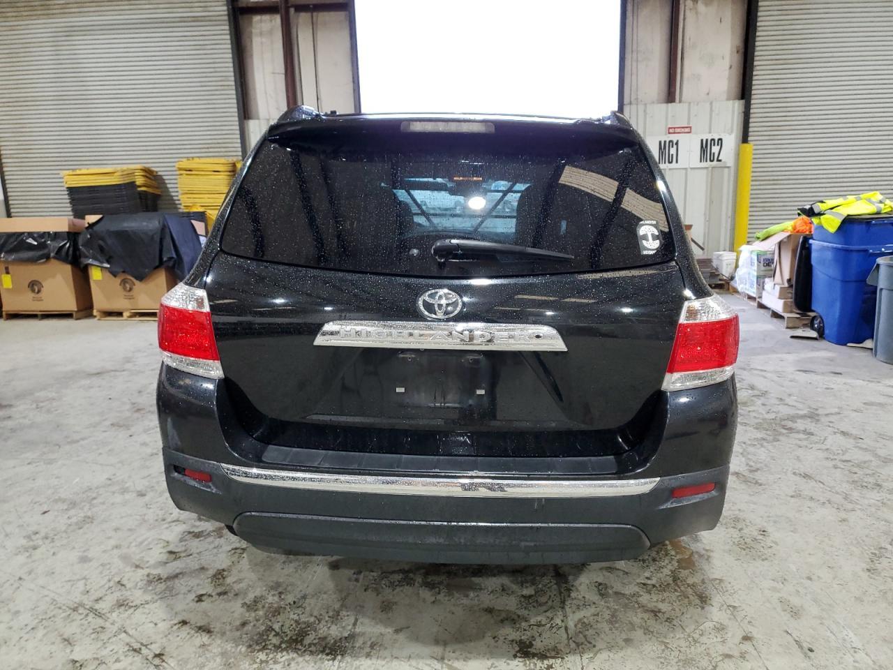 2011 TOYOTA HIGHLANDER - Image 6