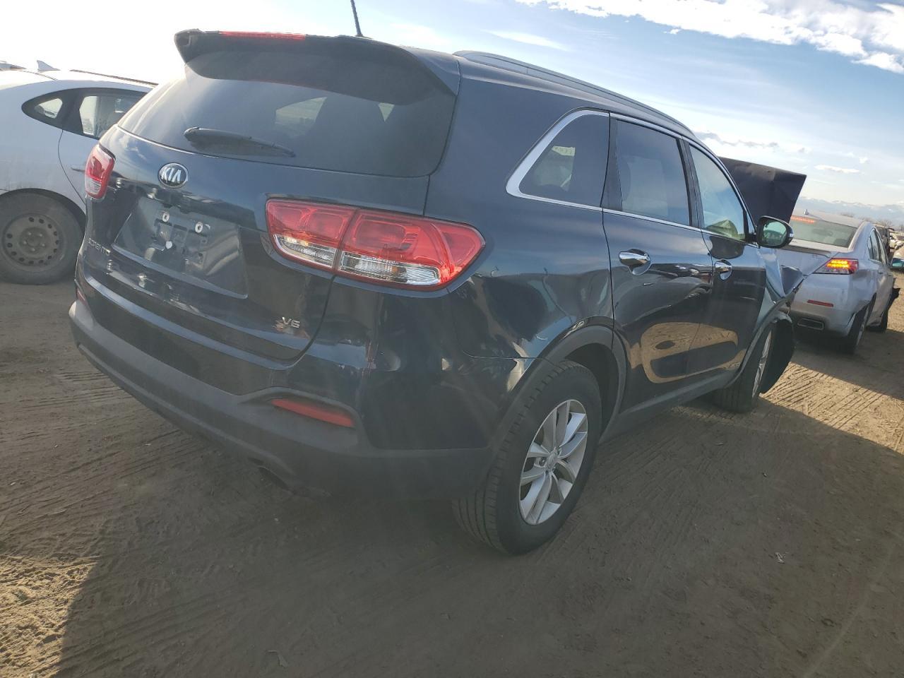 2017 KIA SORENTO LX - Фото 3