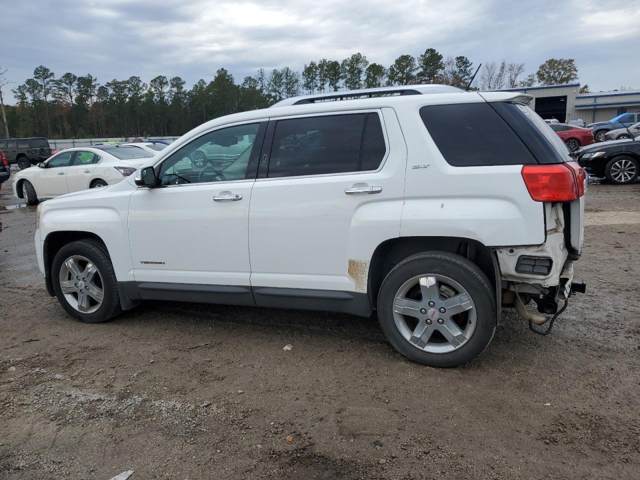 2013 GMC TERRAIN SL - Image 2