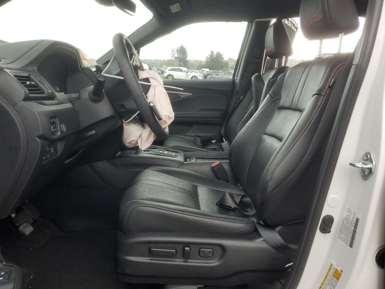 2023 HONDA PASSPORT T - Image 7