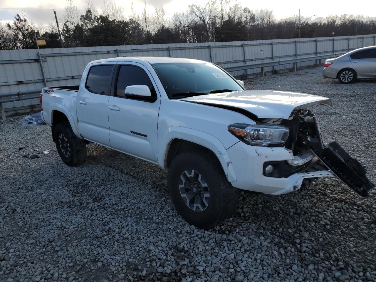 2018 TOYOTA TACOMA DOU - Фото 4