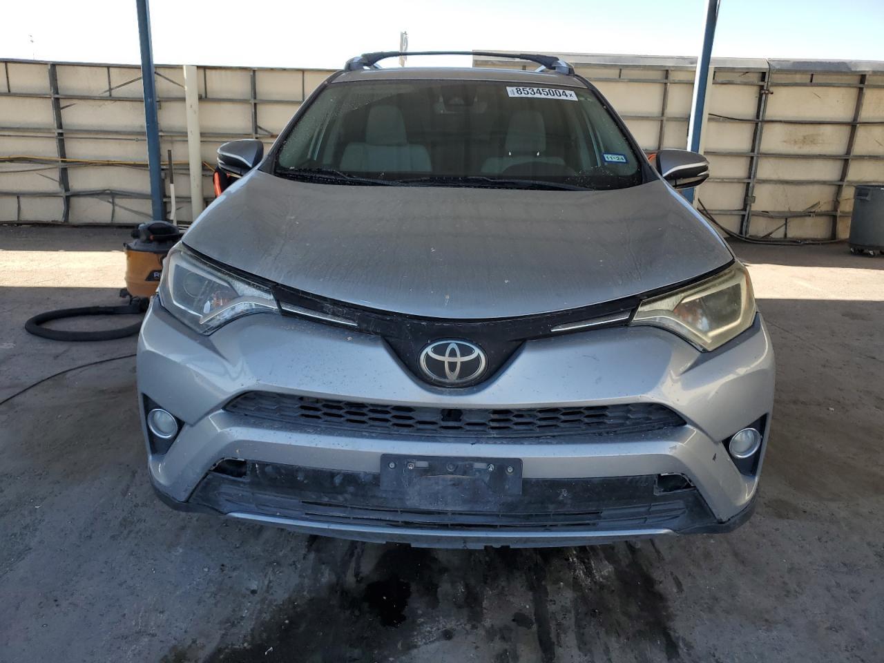 2017 TOYOTA RAV4 XLE - Image 5