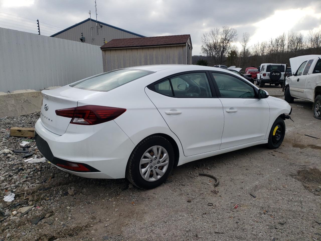 2019 HYUNDAI ELANTRA SE - Фото 3