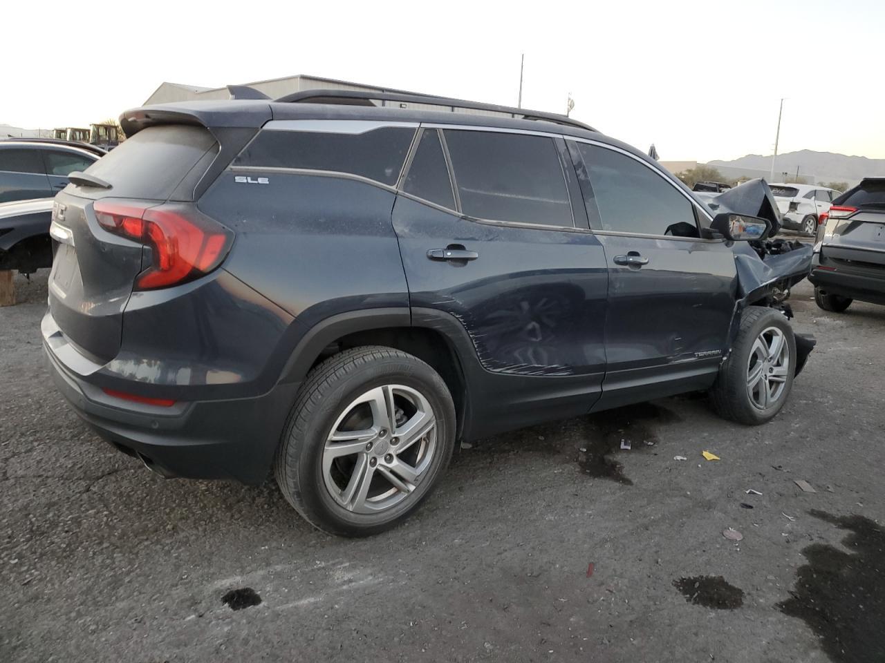 2018 GMC TERRAIN SL - Image 3