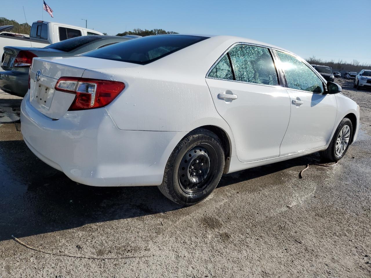 2014 TOYOTA CAMRY L - Image 3
