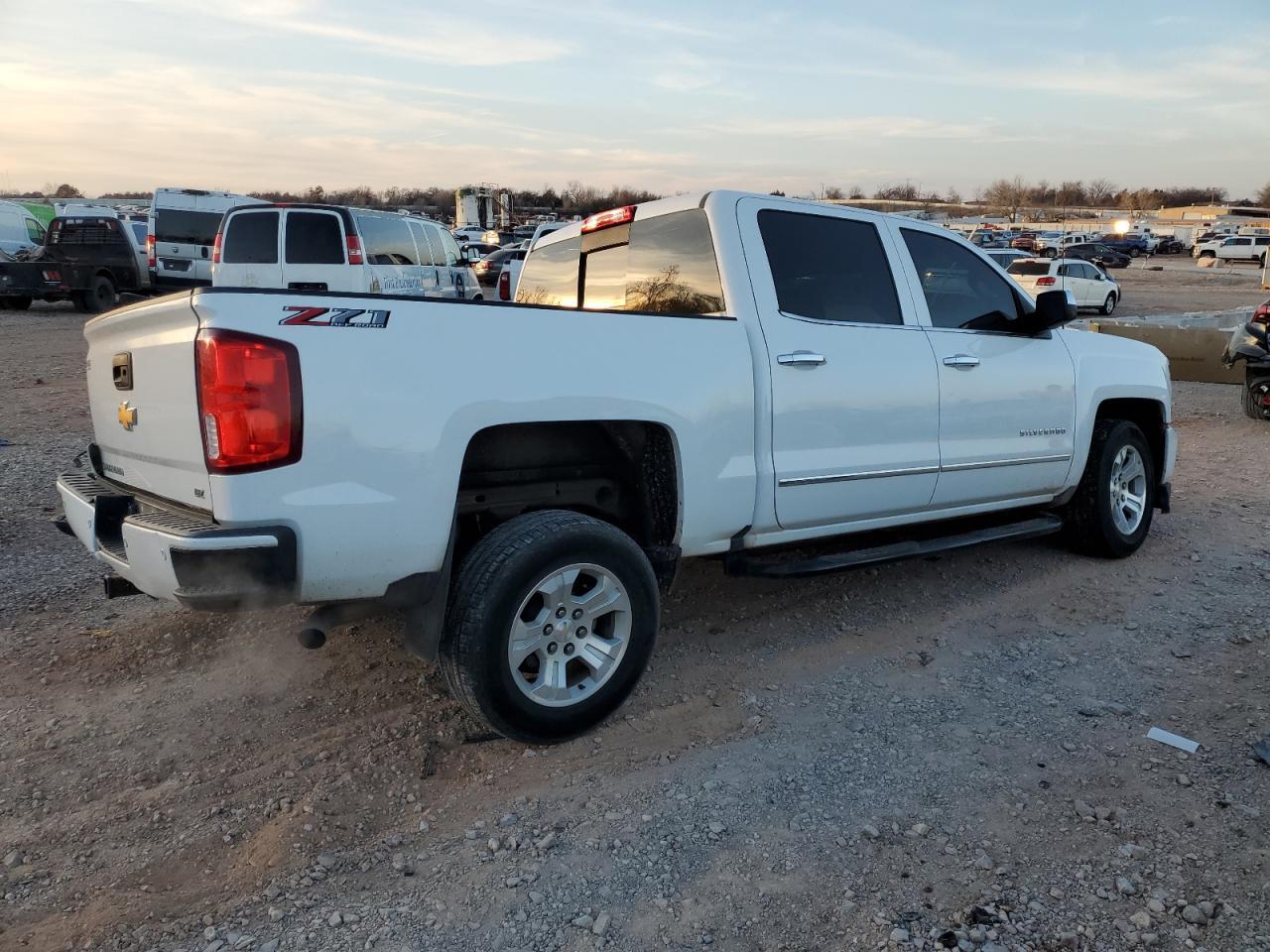 2018 CHEVROLET SILVERADO - Фото 3