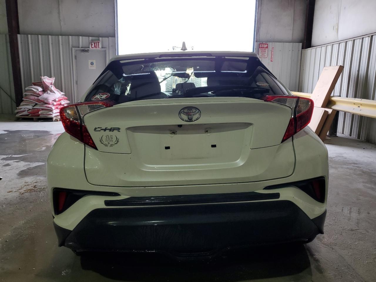 2019 TOYOTA C-HR XLE - Фото 6