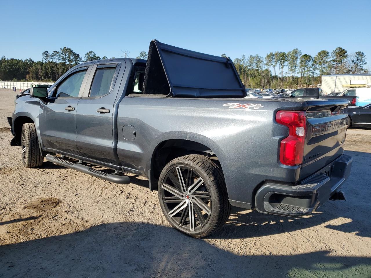 2020 CHEVROLET SILVERADO - Image 2