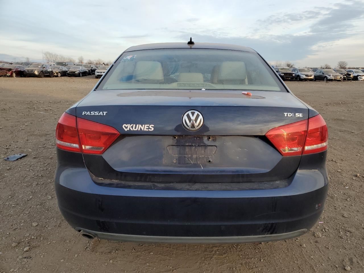 2013 VOLKSWAGEN PASSAT SE - Image 6