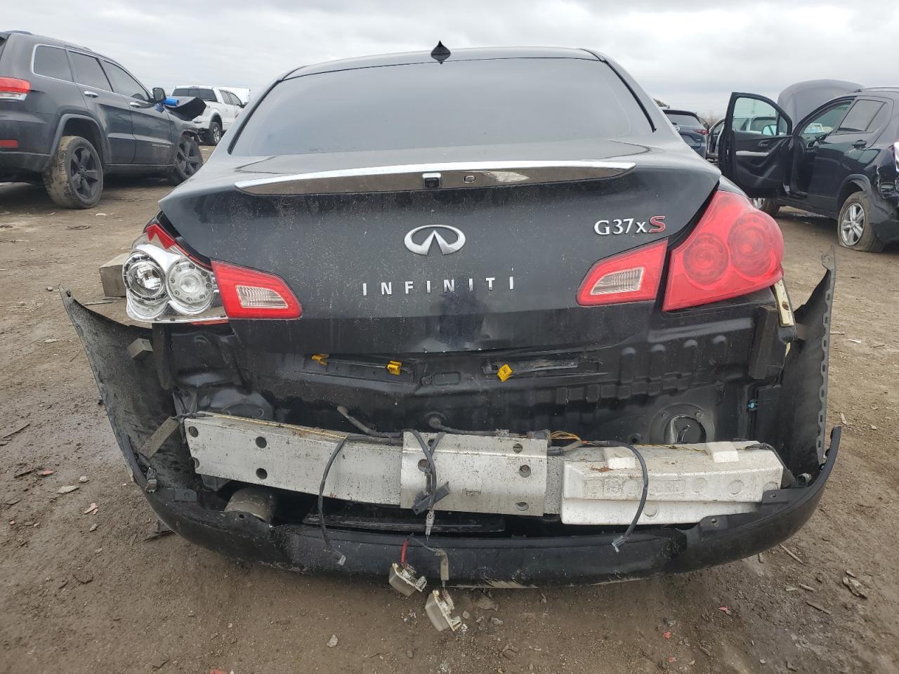 2012 INFINITI G37 - Image 6
