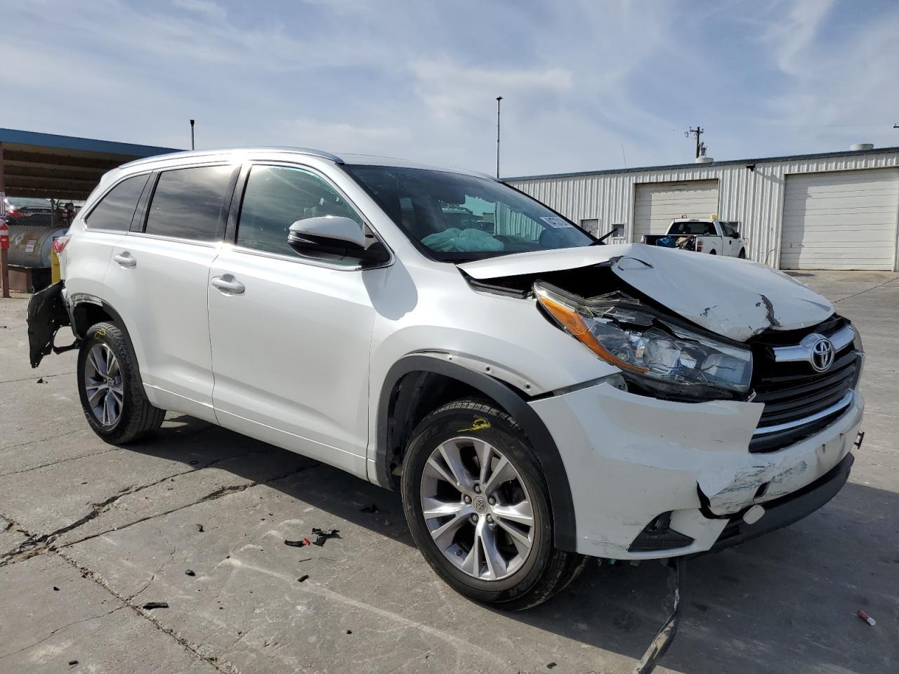 2015 TOYOTA HIGHLANDER - Image 4