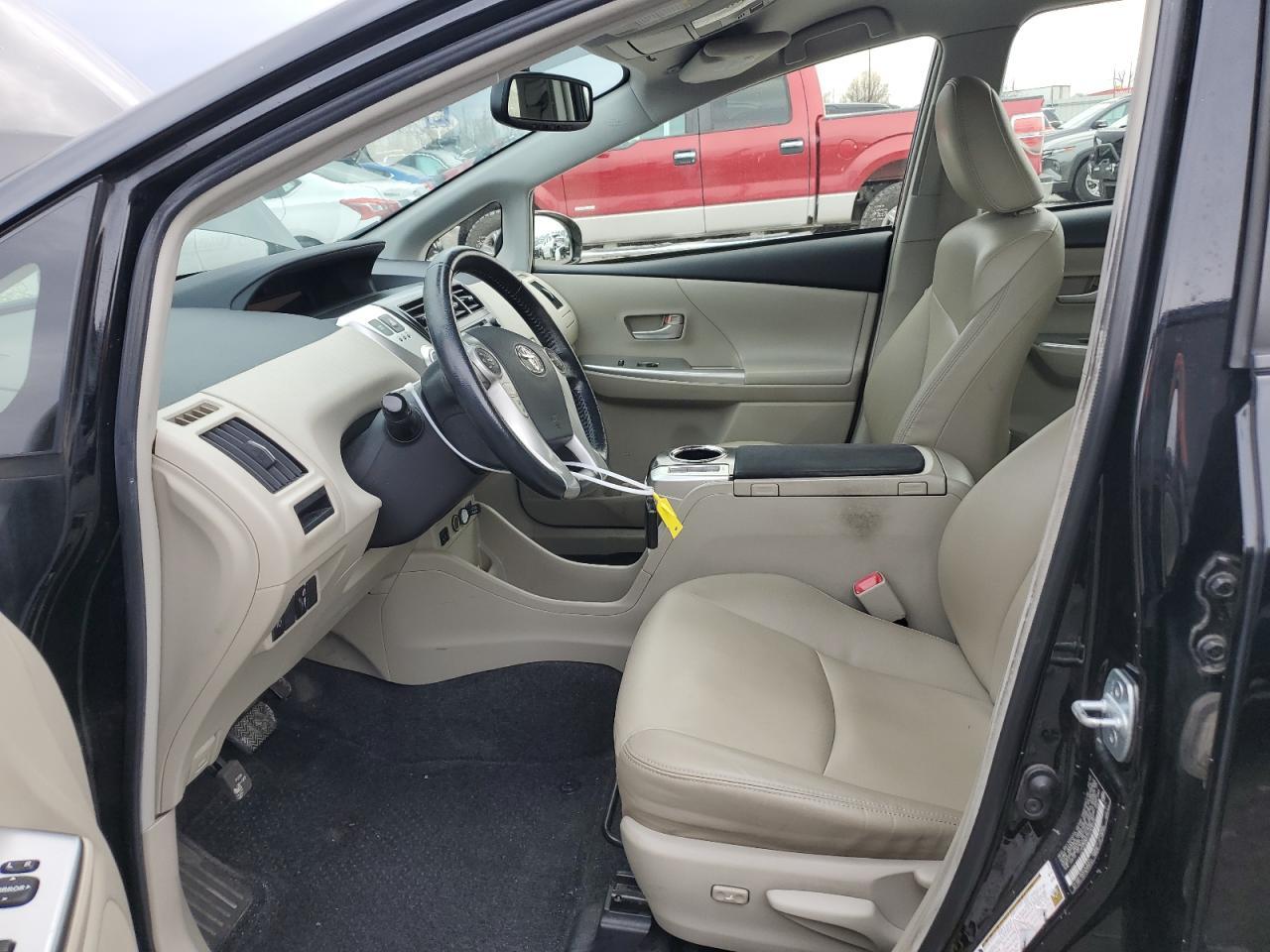 2013 TOYOTA PRIUS V - Image 7