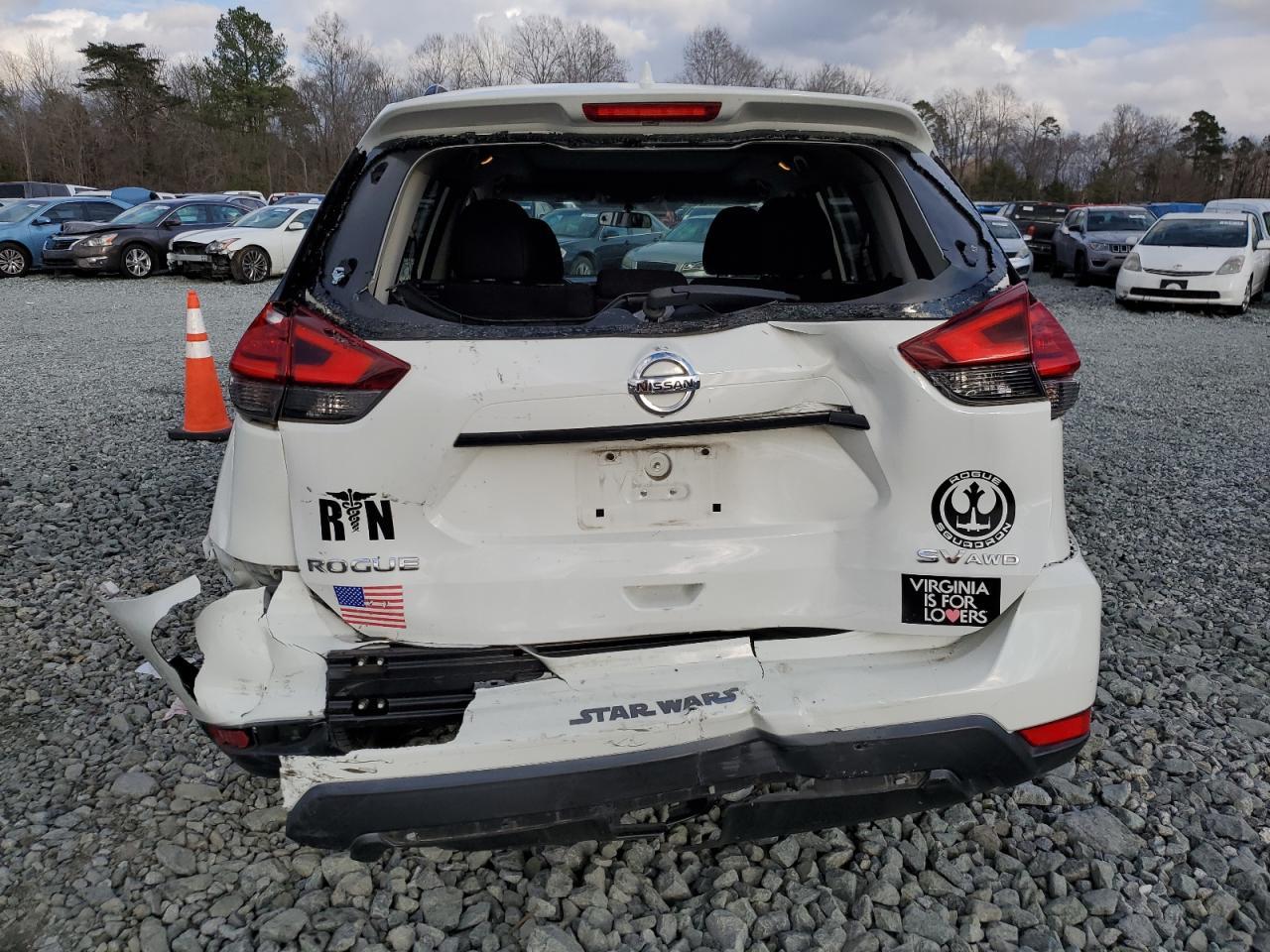 2017 NISSAN ROGUE SV - Фото 6