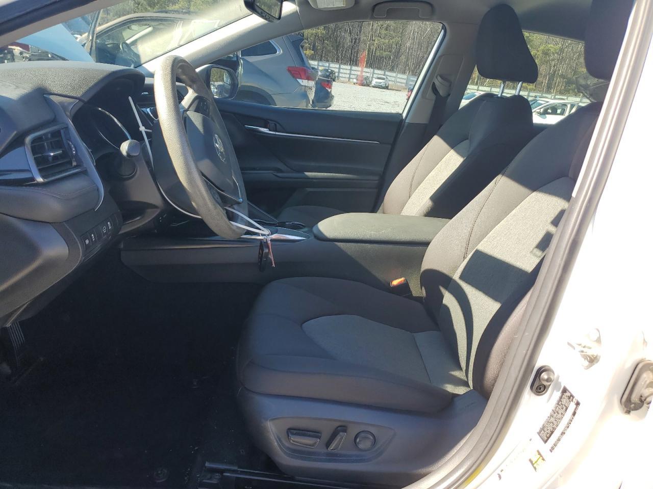 2019 TOYOTA CAMRY L - Фото 7