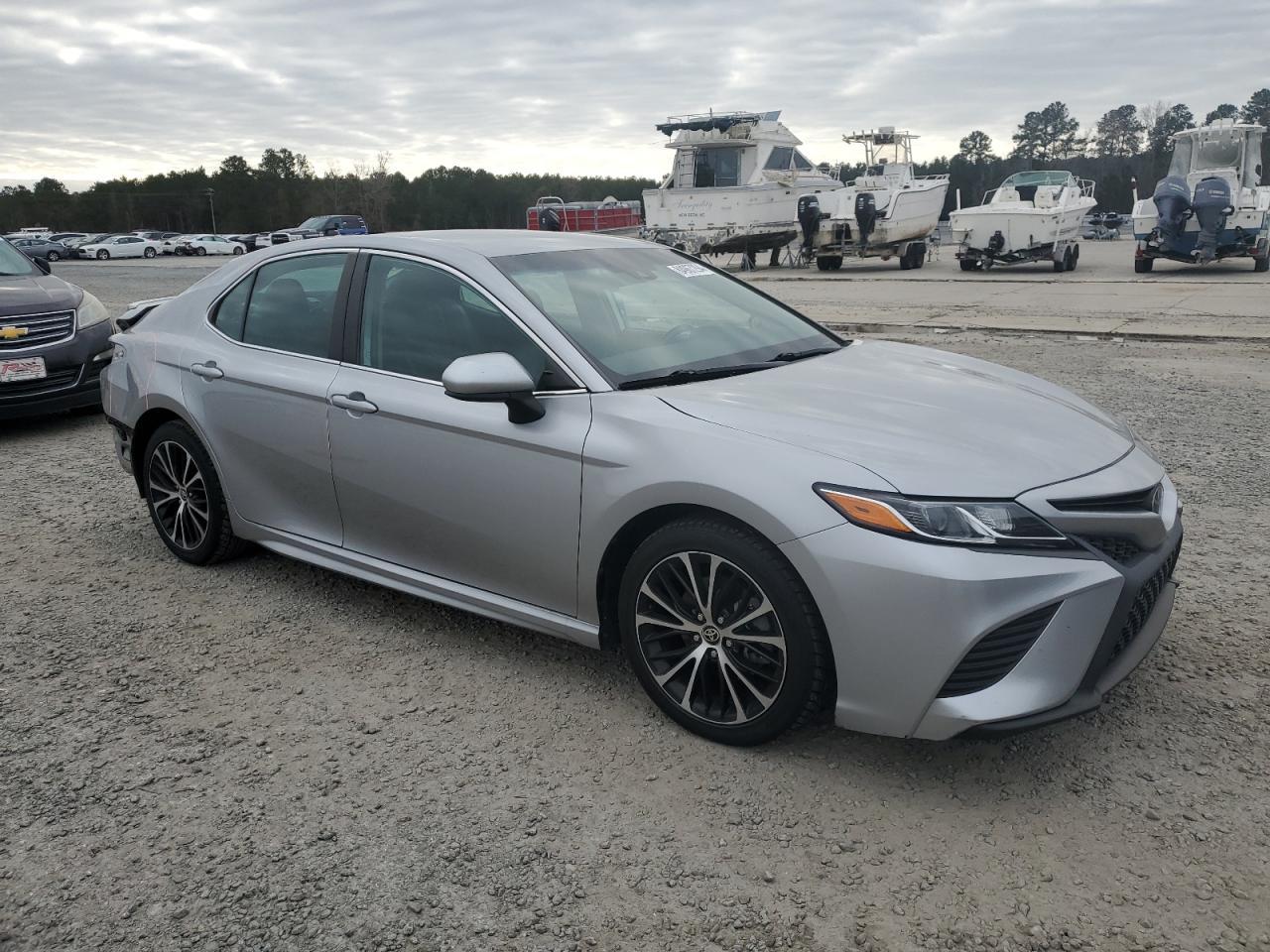 2020 TOYOTA CAMRY SE - Фото 4