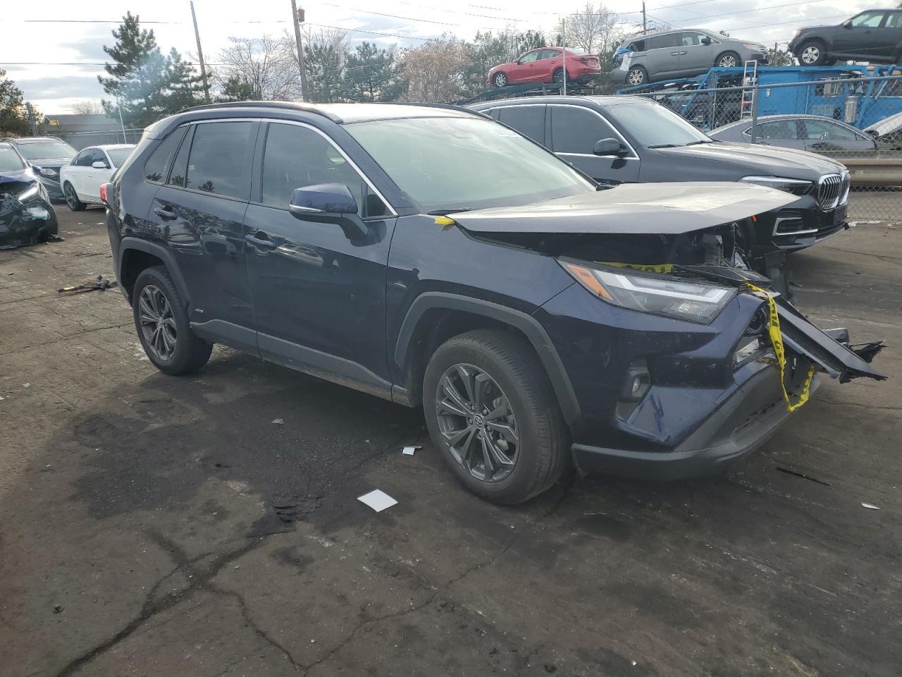2024 TOYOTA RAV4 XLE P - Image 4