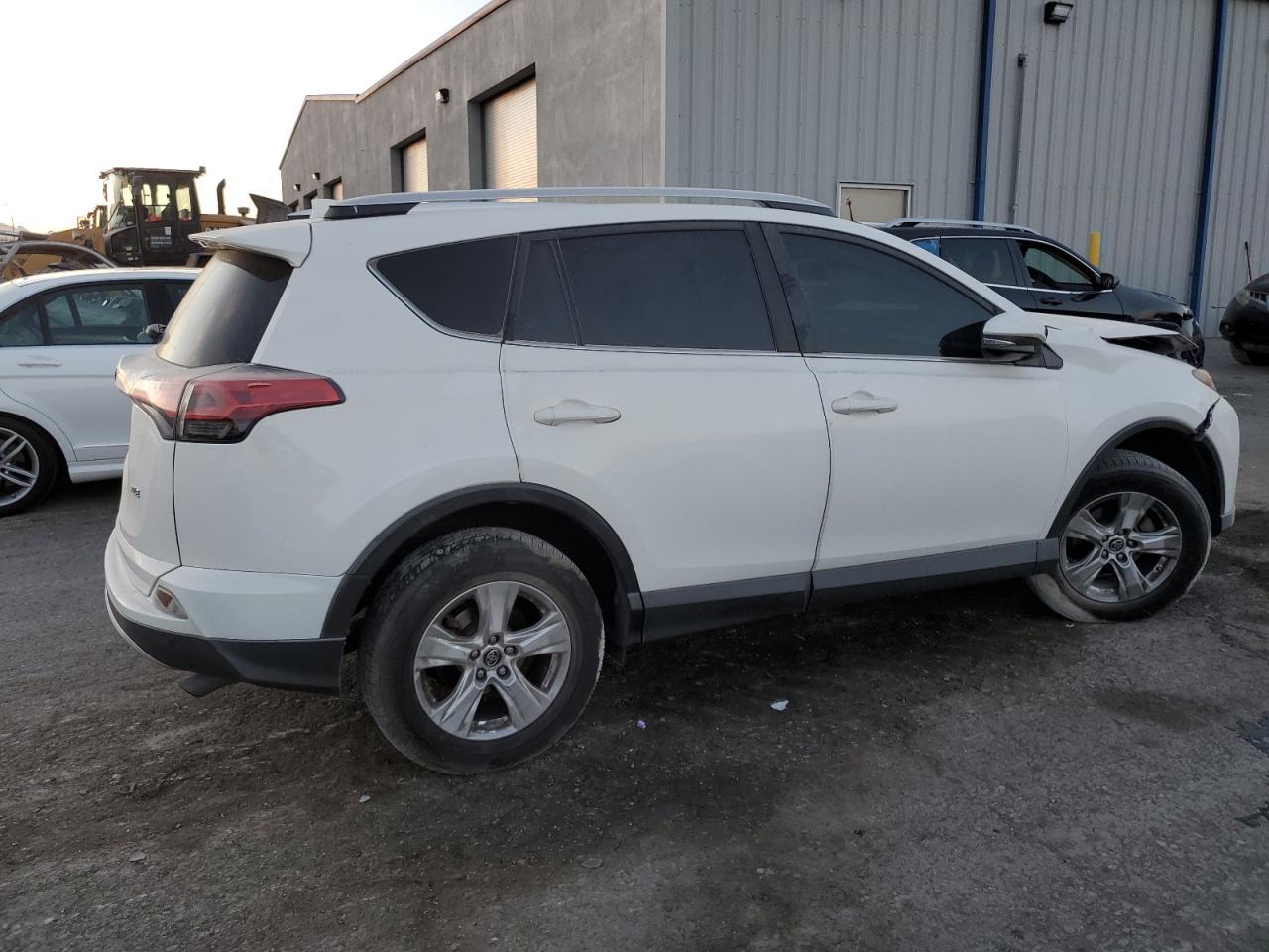 2016 TOYOTA RAV4 XLE - Фото 3