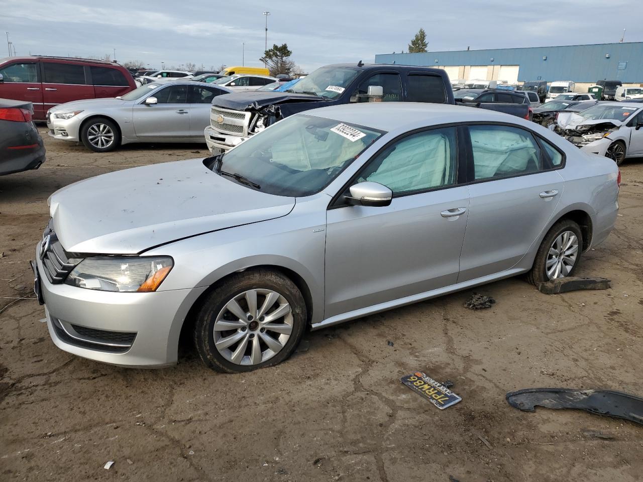 2015 VOLKSWAGEN PASSAT S
