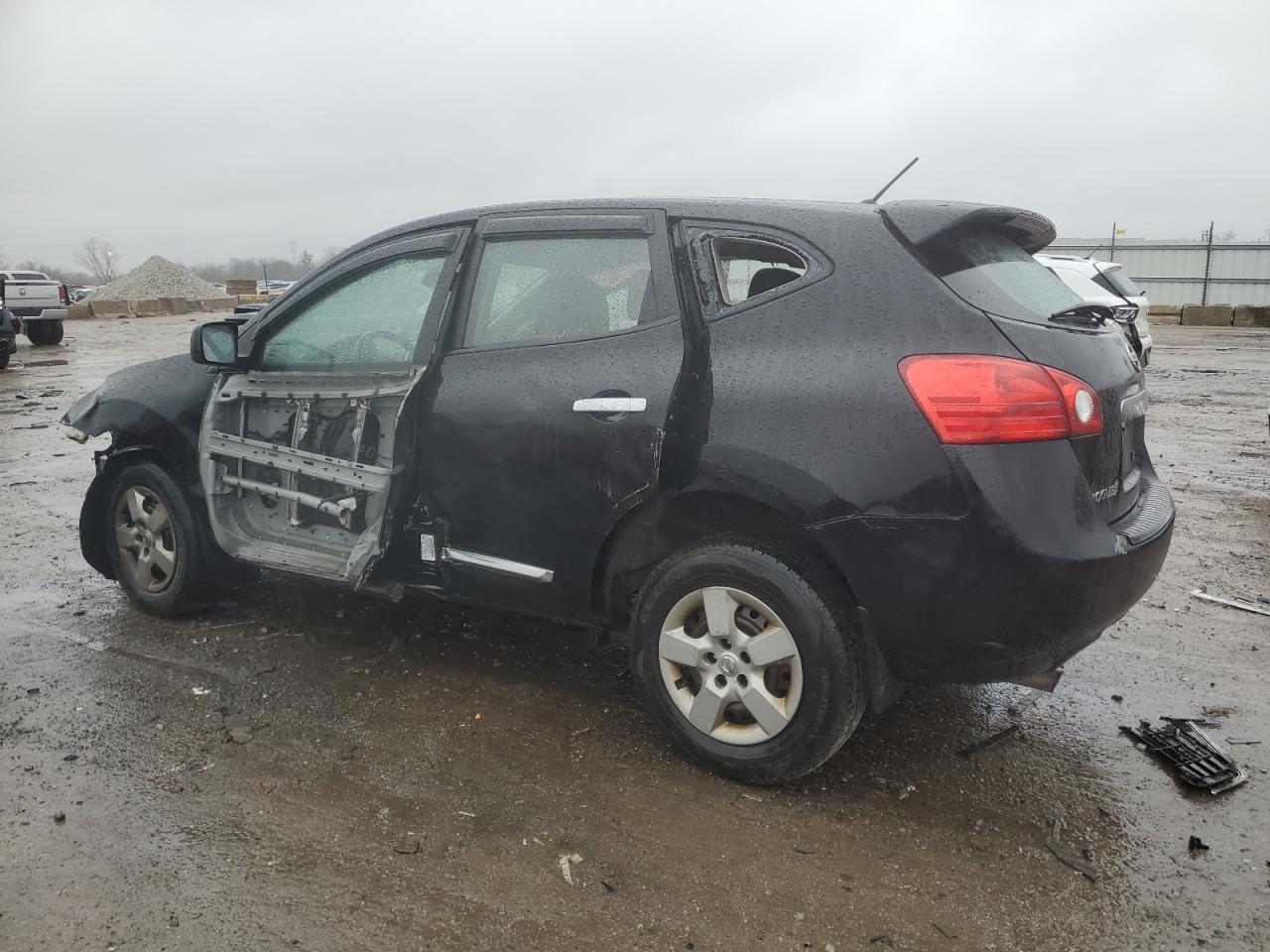2013 NISSAN ROGUE S - Image 2