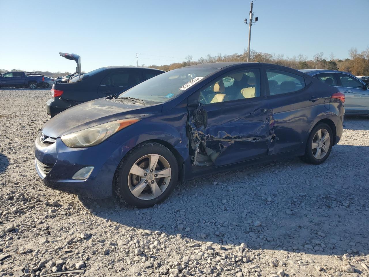 2013 HYUNDAI ELANTRA GL