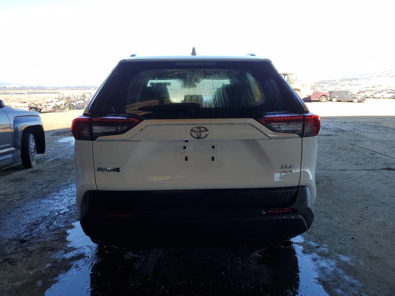 2022 TOYOTA RAV4 XLE - Фото 6