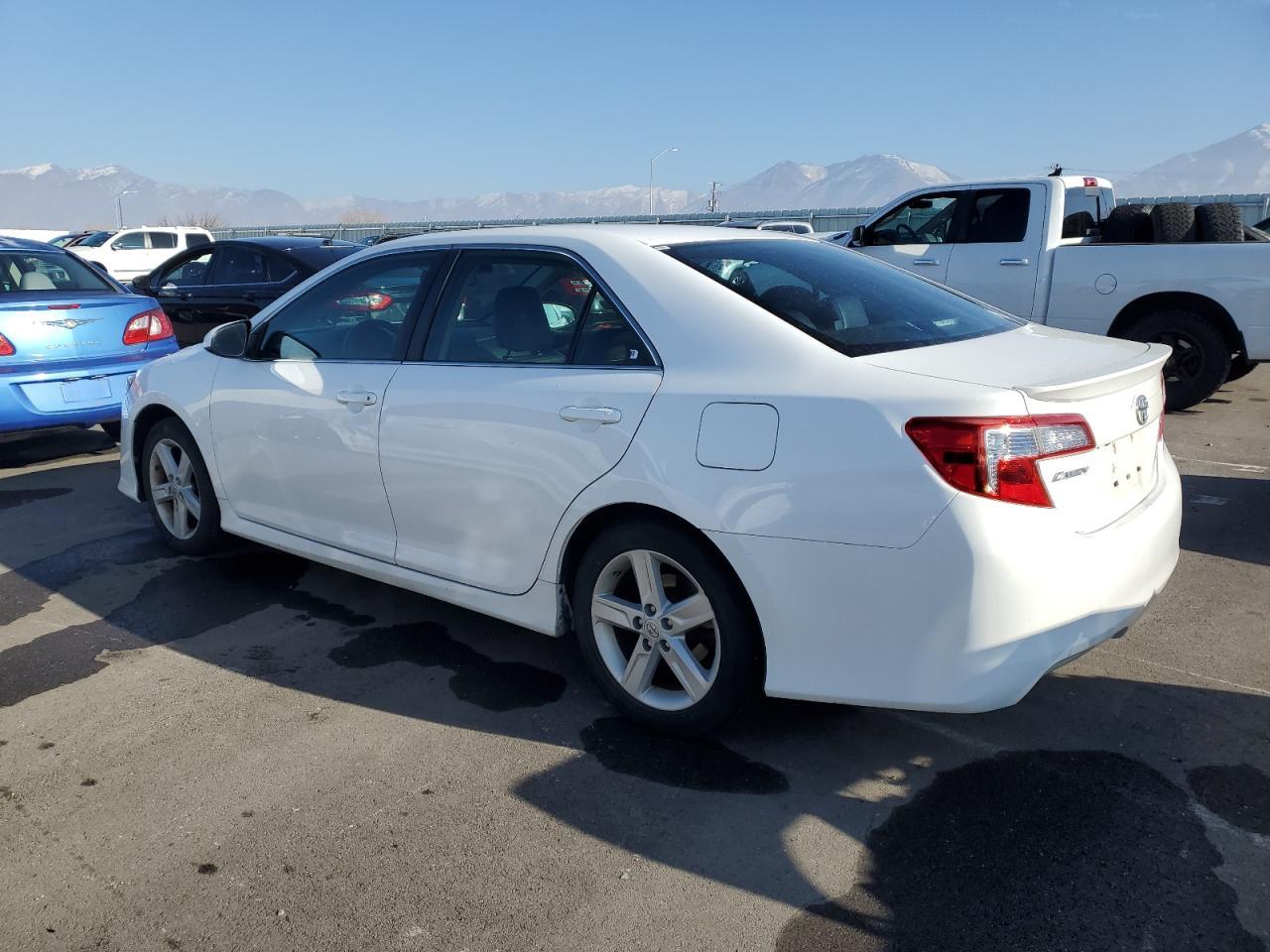 2014 TOYOTA CAMRY L - Image 2