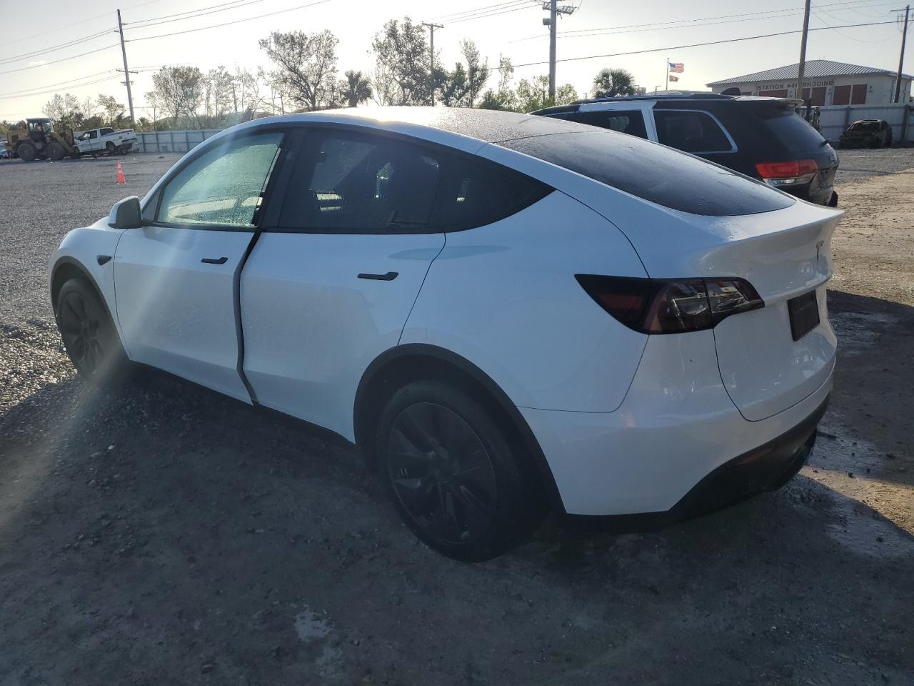 2024 TESLA MODEL Y - Image 2