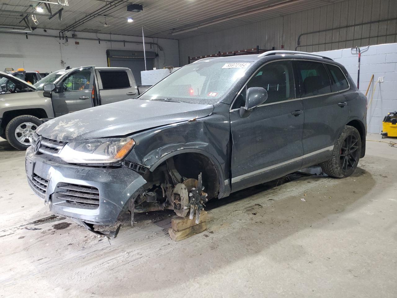 2011 VOLKSWAGEN TOUAREG V6