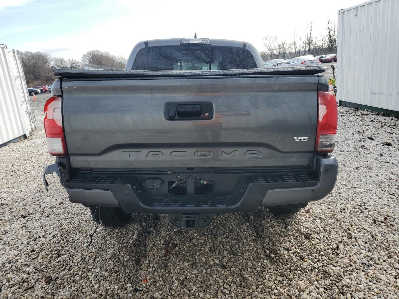 2017 TOYOTA TACOMA DOU - Фото 6
