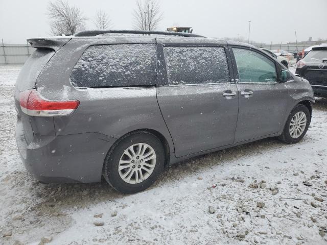 2013 TOYOTA SIENNA XLE - Фото 3