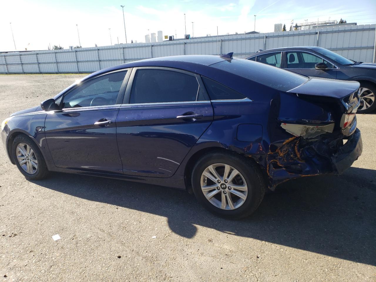2013 HYUNDAI SONATA GLS - Image 2