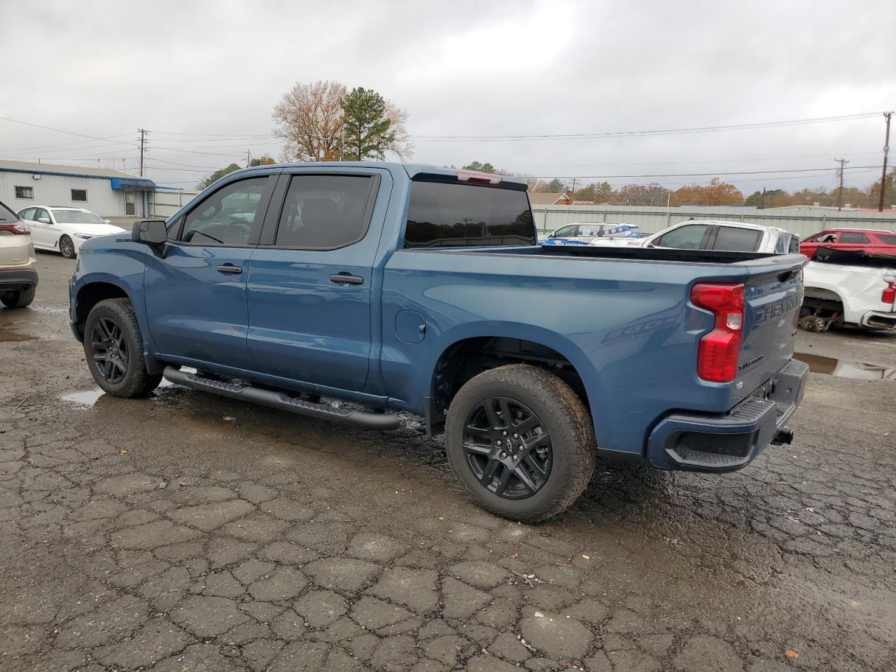 2024 CHEVROLET SILVERADO - Image 2