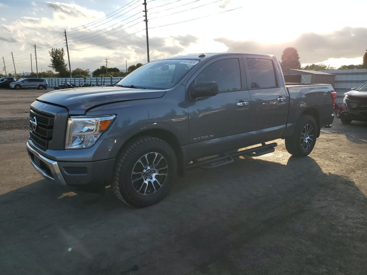 2021 NISSAN TITAN SV