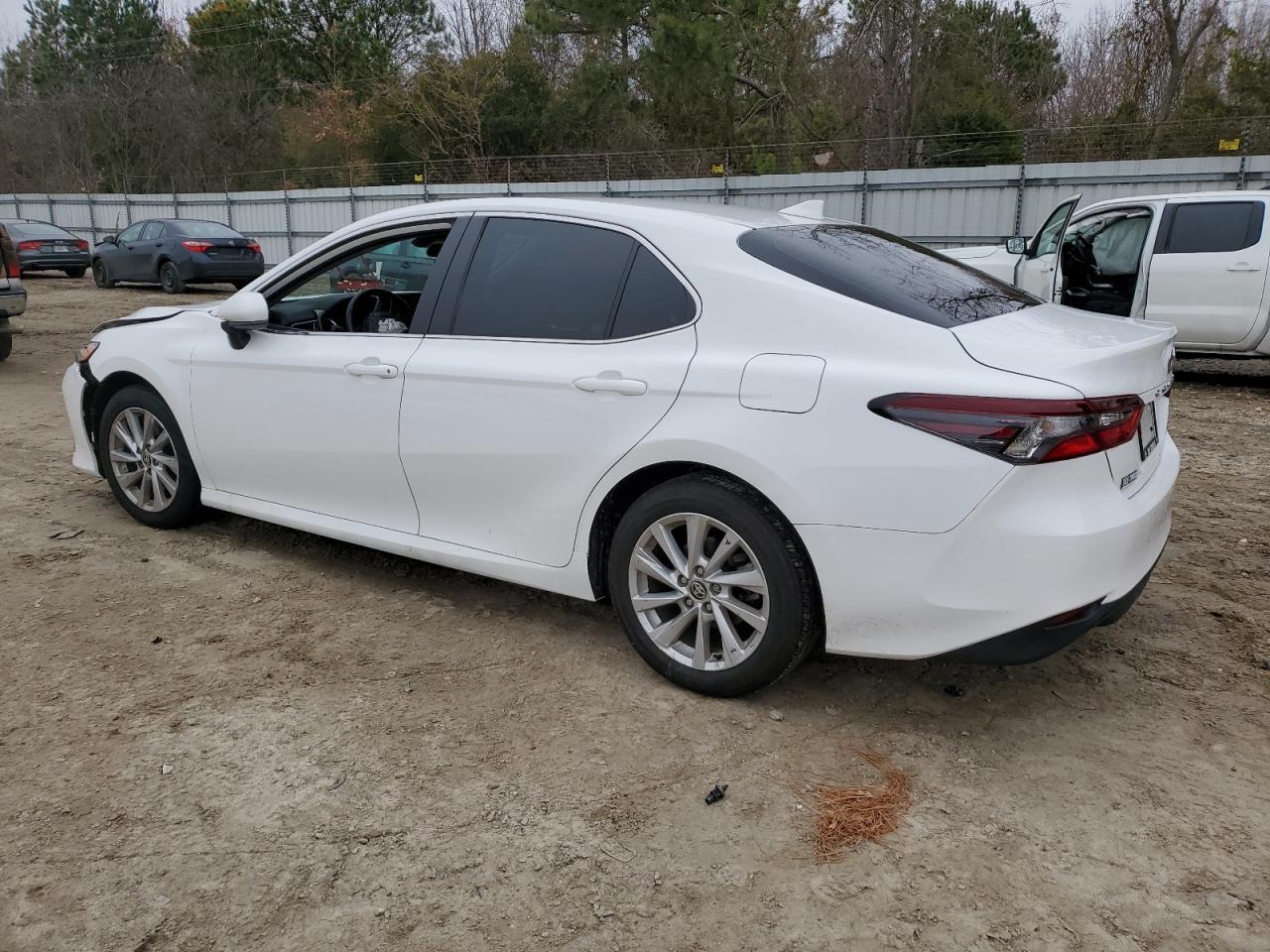 2023 TOYOTA CAMRY LE - Фото 2