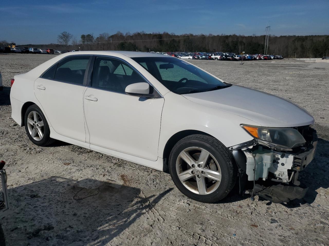 2014 TOYOTA CAMRY L - Image 4