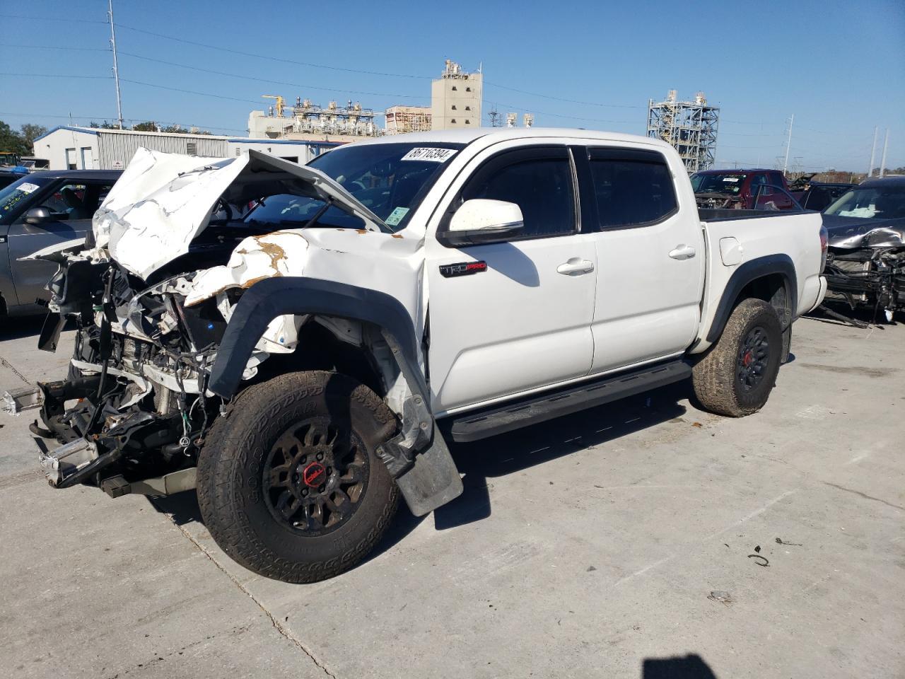 2017 TOYOTA TACOMA DOU
