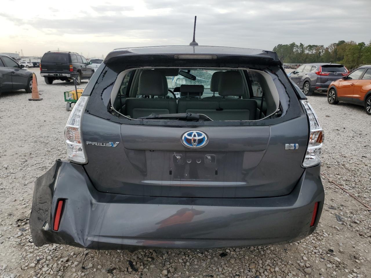 2013 TOYOTA PRIUS V - Image 6