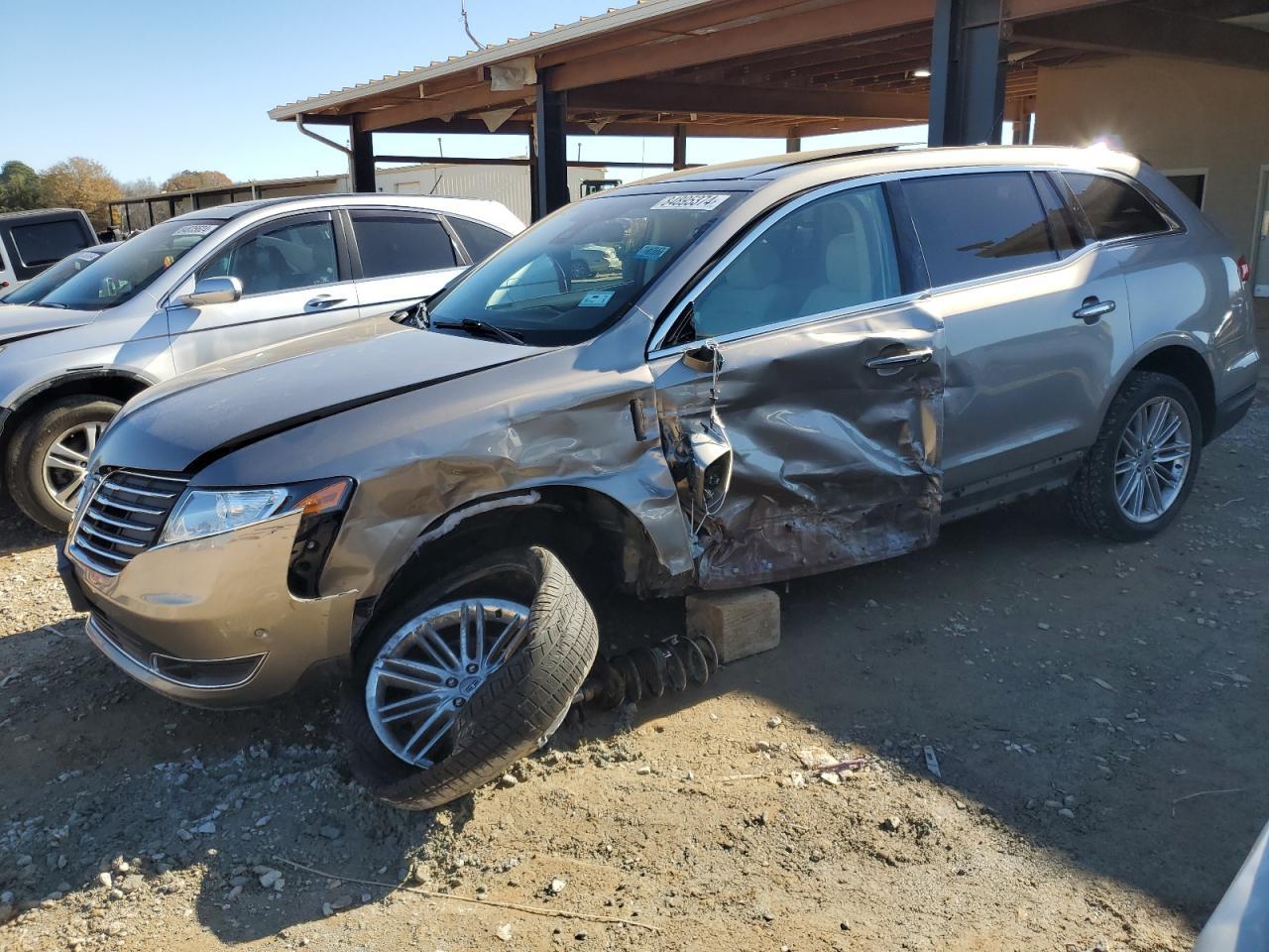 2019 LINCOLN MKT car image