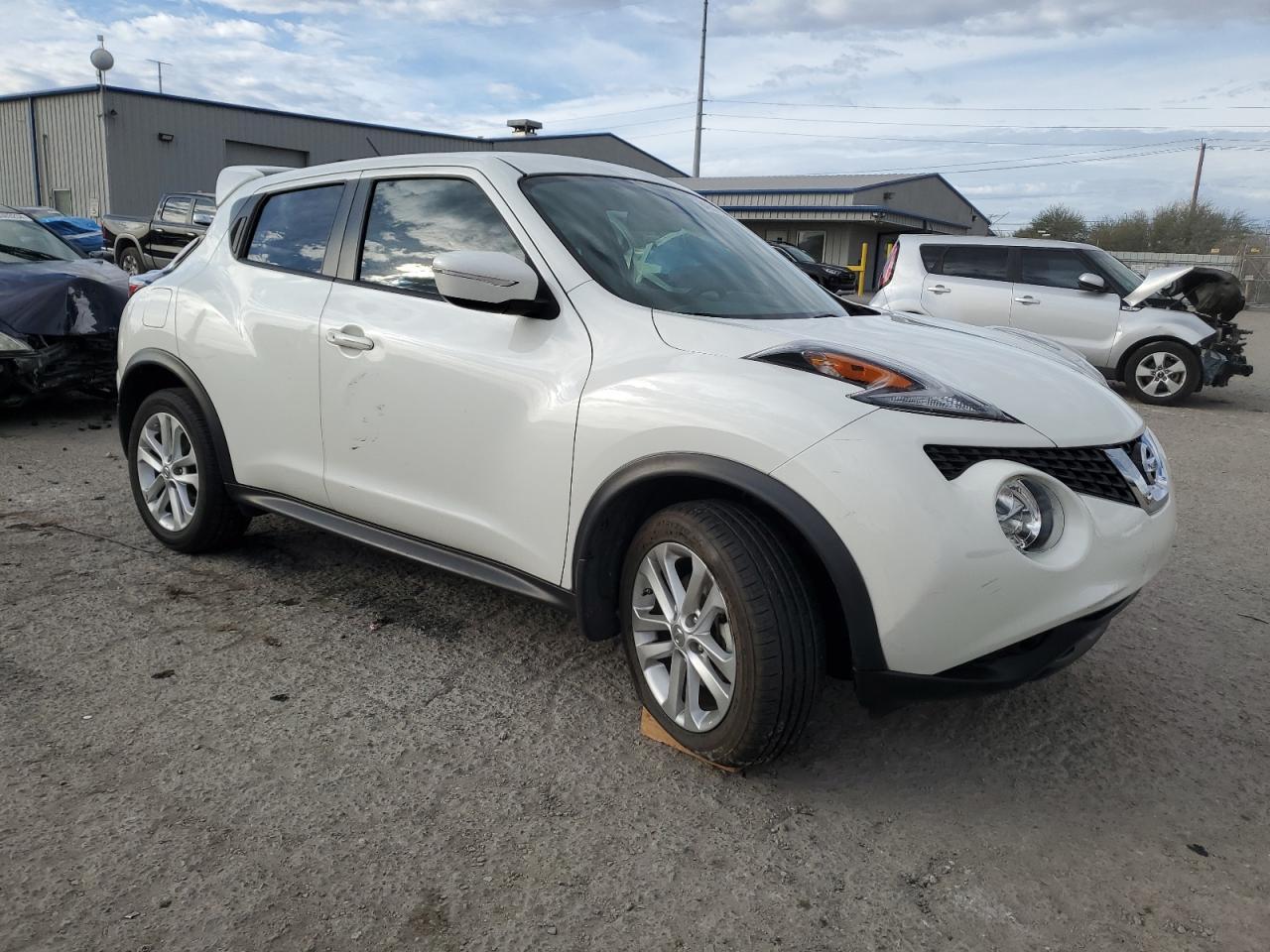 2016 NISSAN JUKE S - Фото 4