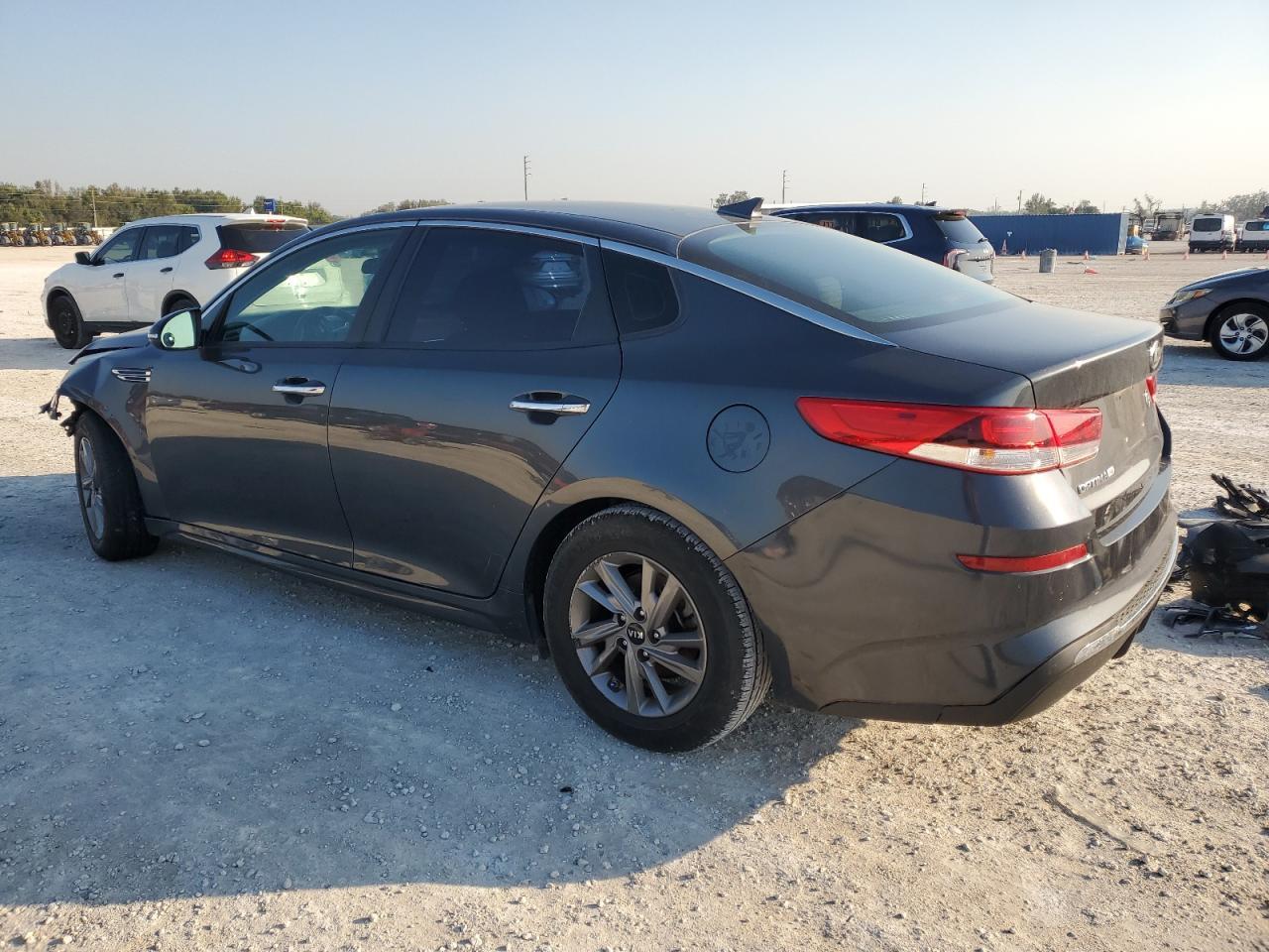 2020 KIA OPTIMA LX - Фото 2