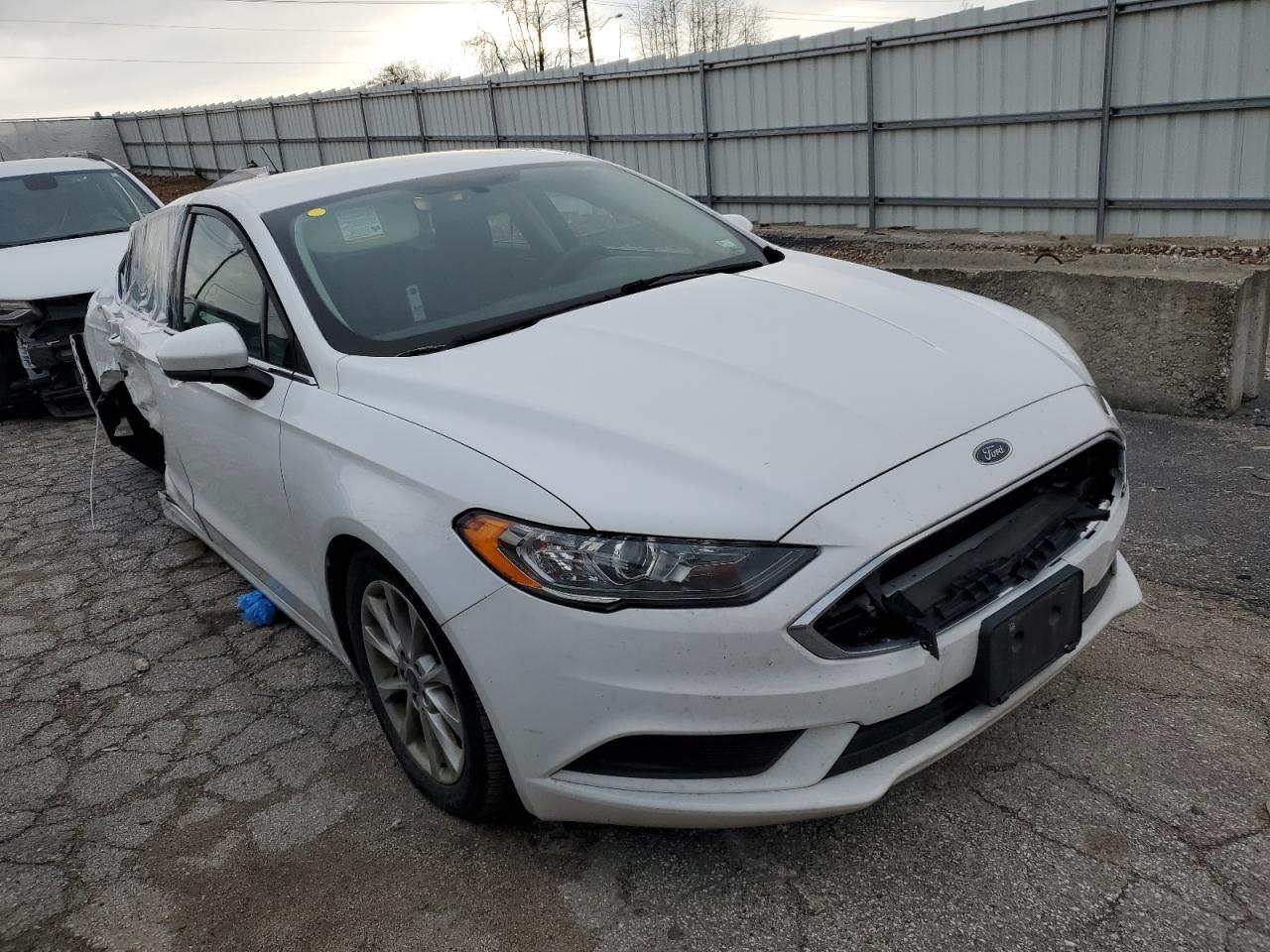 2017 FORD FUSION SE - Фото 4