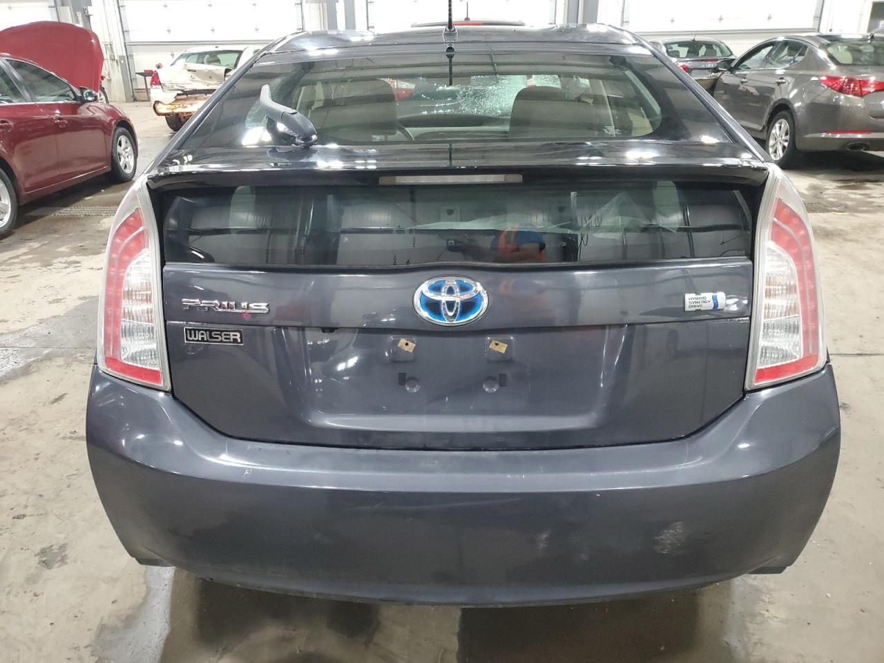 2015 TOYOTA PRIUS - Image 6