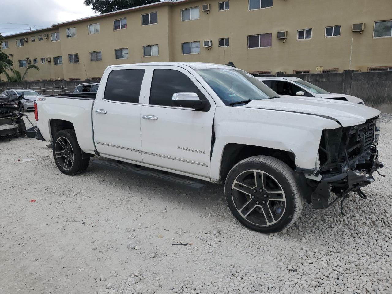 2017 CHEVROLET SILVERADO - Image 4