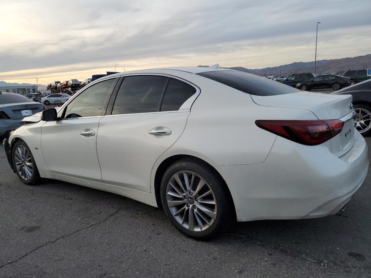 2019 INFINITI Q50 LUXE - Фото 2