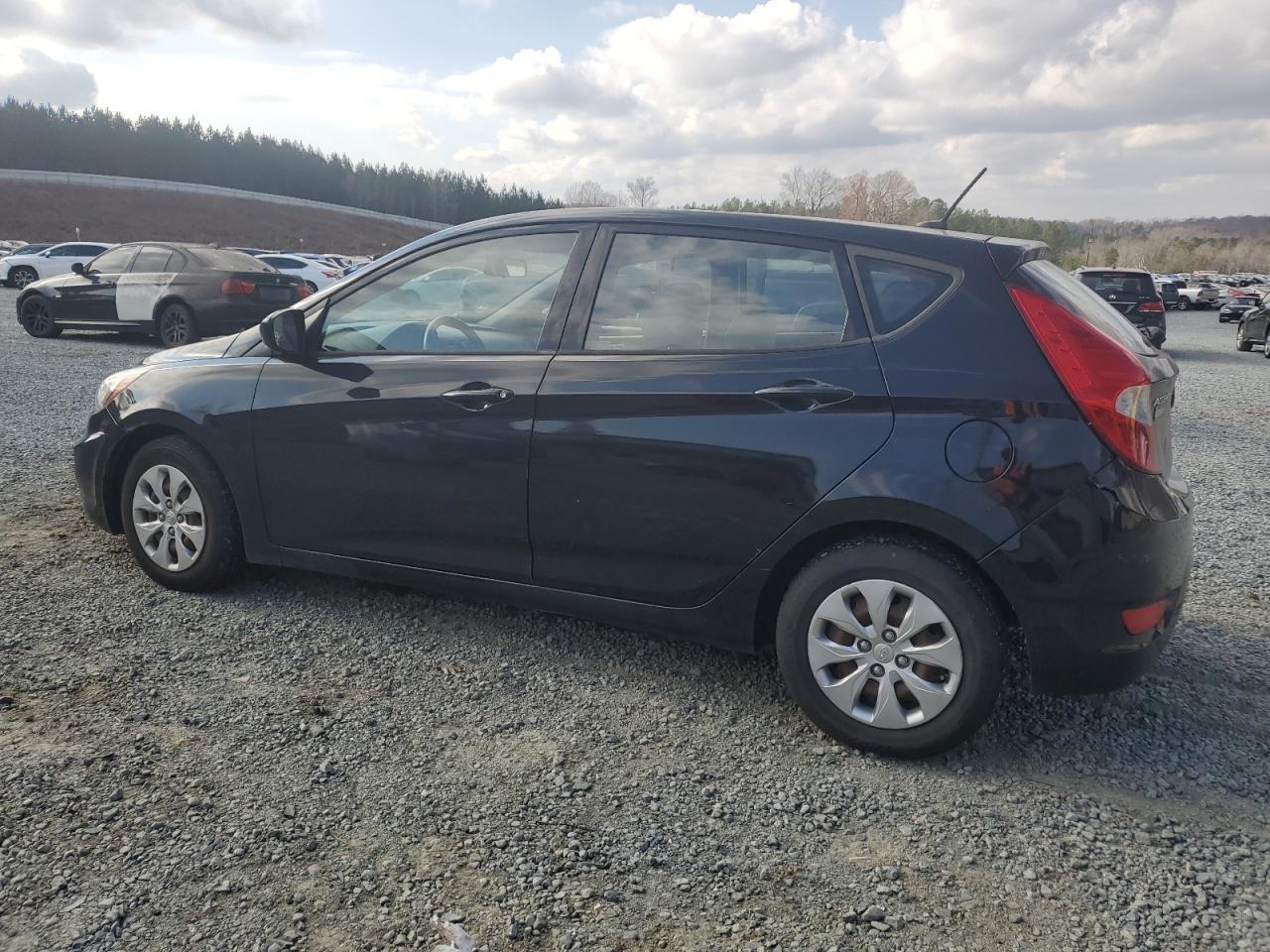 2017 HYUNDAI ACCENT SE - Image 2